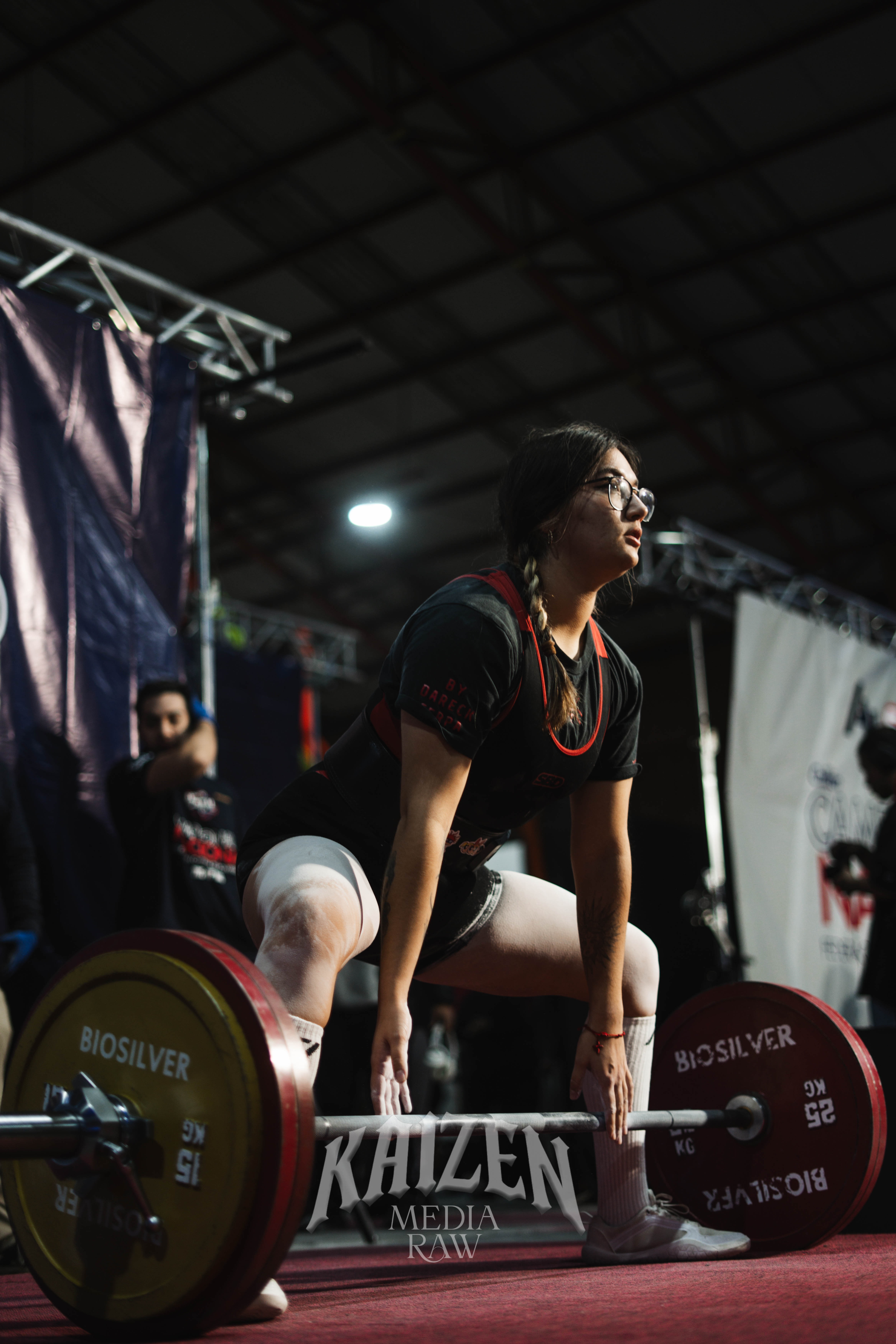 Fotografía de un coche eléctrico blanco